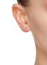 模特儿示范图 - 点击放大 - MÉTIER BY TOMFOOLERY - Mini Claw Opal Single Stud Earring