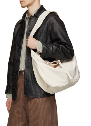 模特儿示范图 - 点击放大 - TAIGA TAKAHASHI - Newsboy Shoulder Bag