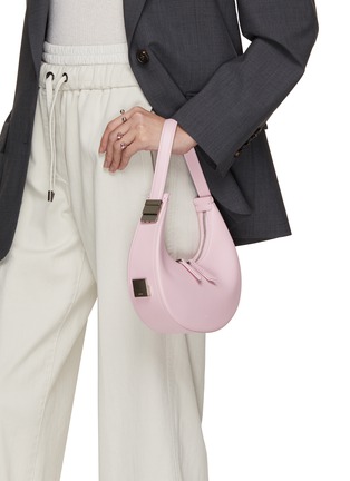 模特儿示范图 - 点击放大 - OSOI - Mini Toni Leather Hobo Bag