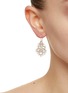 模特儿示范图 - 点击放大 - LORINA BALTEANU - RAIA 玻璃珠丝线耳环