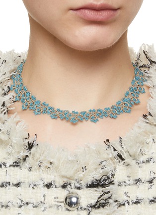模特儿示范图 - 点击放大 - LORINA BALTEANU - RAIA 珍珠母贝丝线项链