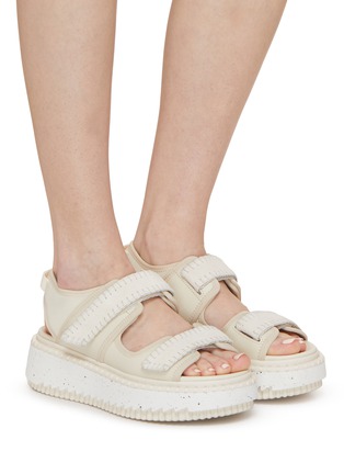 模特儿示范图 - 点击放大 - CHLOÉ - Nama Wedge Sandals