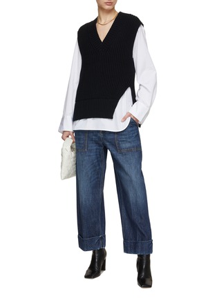 模特儿示范图 - 点击放大 - MO&CO. - V领衬衫及针织背心两件套