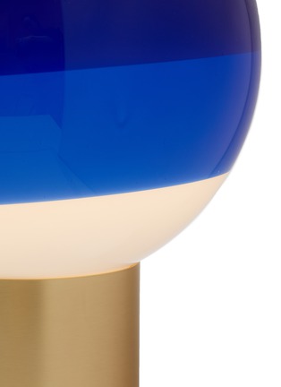 细节 –点击放大 - MARSET - Dipping Light Table Lamp — Blue/Brass