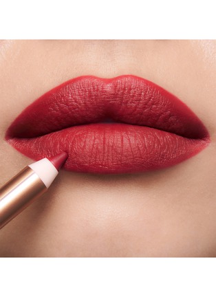 Detail View - 点击放大 - CHARLOTTE TILBURY - Lip Cheat Lip Liner — Red Carpet Red