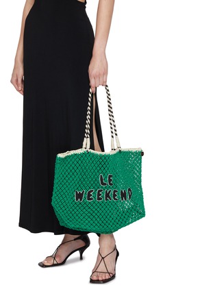 模特儿示范图 - 点击放大 - CLARE V. - L'Été Tote Bag