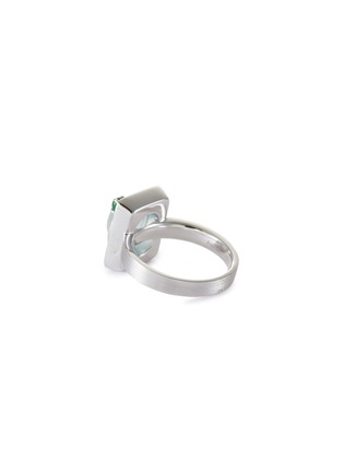 模特儿示范图 - 点击放大 - EMMAR - Jade 18K White Gold Ring — HK 14