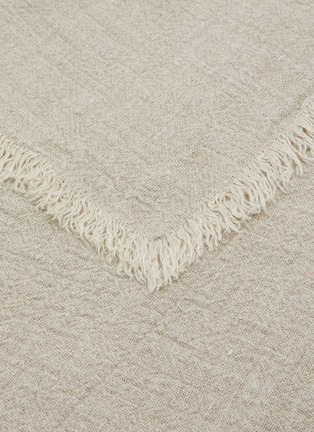 细节 –点击放大 - MAISON DE VACANCES - Washed Linen Crépon Throw — Naturel