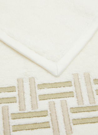 Detail View - 点击放大 - FRETTE - BASKET WEAVE 刺绣客用毛巾 — 钢蓝色/灰色+O6:Q6