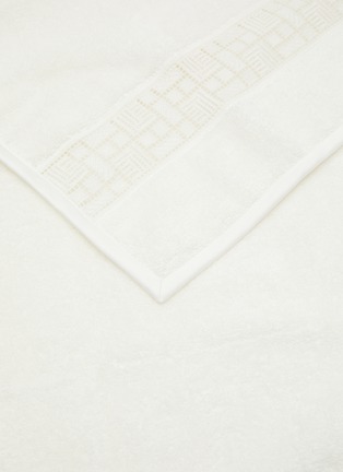 细节 –点击放大 - FRETTE - Maze Lace Guest Towel — Milk