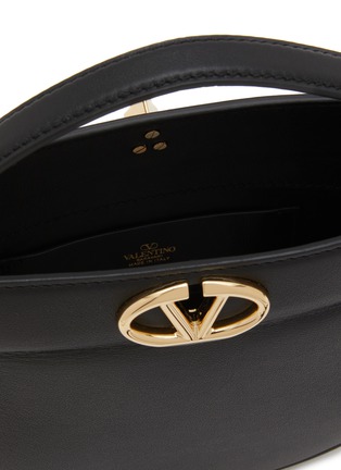 细节 - 点击放大 - VALENTINO GARAVANI - Mini The Bold Edition VLogo Leather Handbag