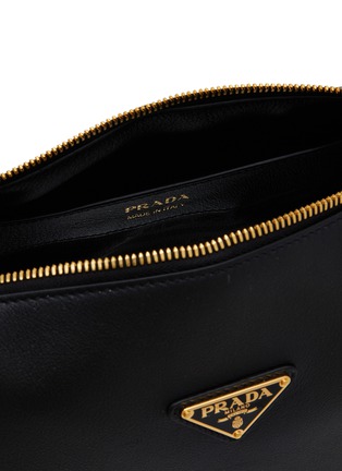 细节 - 点击放大 - PRADA - Medium Soft Grain Leather Shoulder Bag