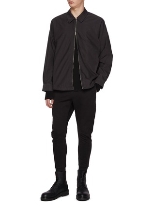 模特儿示范图 - 点击放大 - ATTACHMENT - Rounded Hem Long Sleeve T-shirt