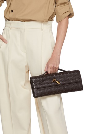 模特儿示范图 - 点击放大 - BOTTEGA VENETA - ANDIAMO 皮革手拿包