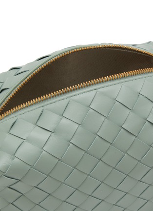 细节 - 点击放大 - BOTTEGA VENETA - 小号 LOOP CORSS-BODY 斜挎包