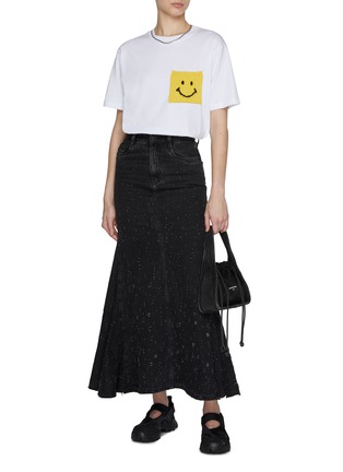 模特儿示范图 - 点击放大 - JOSHUA’S - Smiley Face Pocket Cotton T-Shirt