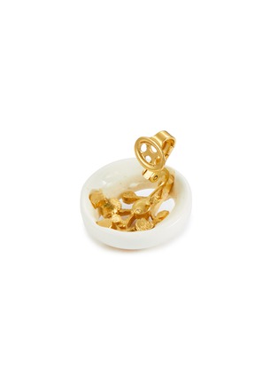 细节 - 点击放大 - LANE CRAWFORD VINTAGE ACCESSORIES - Trifari Resin Gold Toned Inlaid Shape Of Tree Of Life Earrings