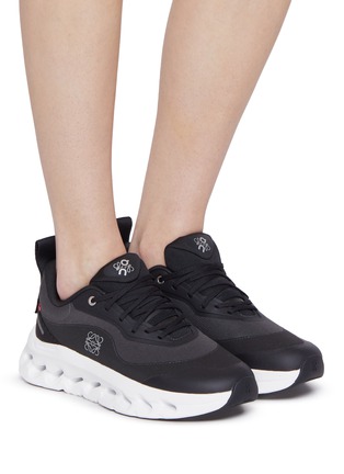 模特儿示范图 - 点击放大 - LOEWE - x On Cloudtilt 2.0 Sneakers