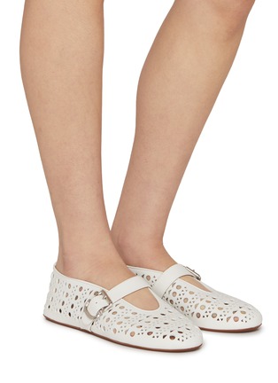 模特儿示范图 - 点击放大 - ALAÏA - Perforated Leather Ballerina Flats