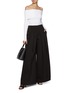 模特儿示范图 - 点击放大 - ALICE + OLIVIA - Blaire Low Rise Pleated Trousers