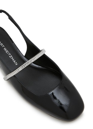 细节 - 点击放大 - STUART WEITZMAN - STEFANIE 露踝漆皮平底鞋