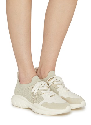 模特儿示范图 - 点击放大 - STUART WEITZMAN - 5050 Mesh Leather Sneakers