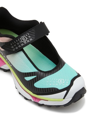 细节 - 点击放大 - MM6 MAISON MARGIELA - X SALOMON 玛丽珍运动鞋