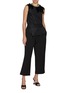 模特儿示范图 - 点击放大 - BIYAN - Elasticated Waistband Cropped Pants