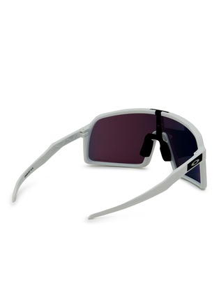 模特儿示范图 - 点击放大 - OAKLEY - Single Lens O Matter™ Rectangular Sunglasses