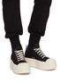 模特儿示范图 - 点击放大 - RICK OWENS DRKSHDW - Double Bumper Denim Low Top Men's Sneakers