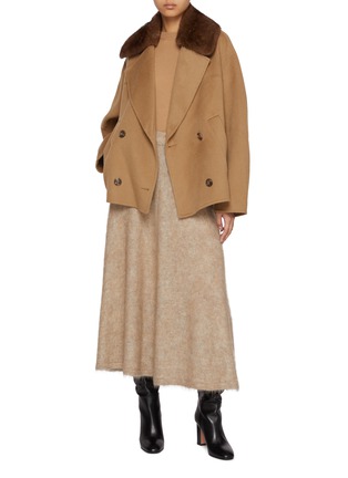 模特儿示范图 - 点击放大 - YVES SALOMON - Mink Collar Wool Cashmere Peacoat