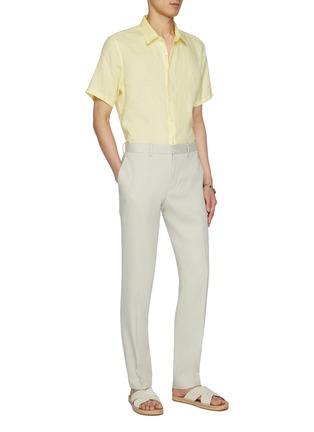模特儿示范图 - 点击放大 - THEORY - Irving Linen Shirt
