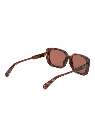 模特儿示范图 - 点击放大 - CHLOÉ - Havana Shiny Brown Rectangle Frame Sunglasses