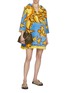 模特儿示范图 - 点击放大 - LILYEVE - Hooded V-neck Mini Terry Dress