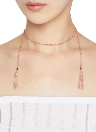 模特儿示范图 - 点击放大 - MARIE LAURE CHAMOREL - N° 359 Pink Gold Finished Sterling Silver SIlk Yarn Necklace