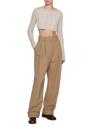 模特儿示范图 - 点击放大 - WILD CASHMERE - Cropped Crewneck Silk Cashmere Cardigan