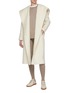 模特儿示范图 - 点击放大 - WILD CASHMERE - Caroline Boxy Crewneck Silk Cashmere Sweater