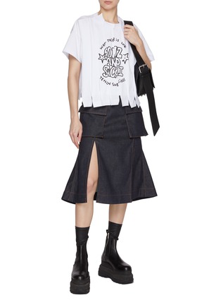 模特儿示范图 - 点击放大 - SACAI - 开衩牛仔半身裙