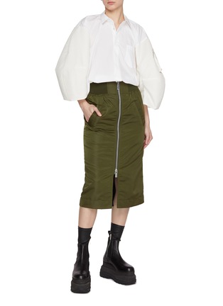 模特儿示范图 - 点击放大 - SACAI - Zip Front Twill Pencil Skirt