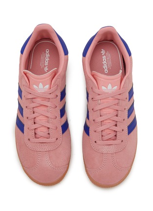 模特儿示范图 - 点击放大 - ADIDAS - Gazelle C Leather Kids Sneakers