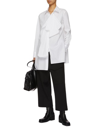 模特儿示范图 - 点击放大 - YOHJI YAMAMOTO - 不对称剪裁衬衫