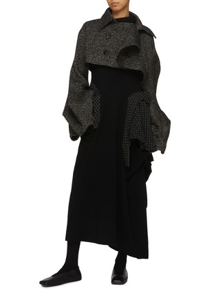模特儿示范图 - 点击放大 - YOHJI YAMAMOTO - 不规则短款粗花呢夹克