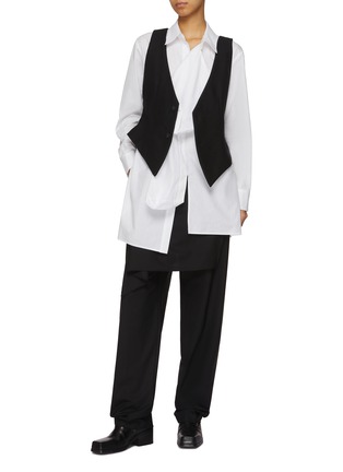 模特儿示范图 - 点击放大 - YOHJI YAMAMOTO - 不对称立体剪裁背心