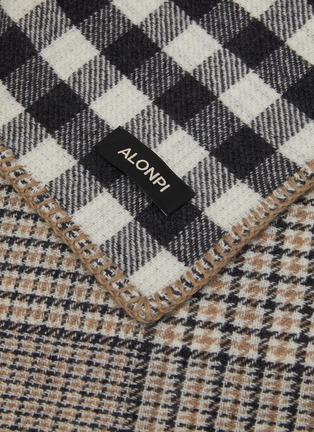细节 –点击放大 - ALONPI - Babette Chequered Cashmere Throw — Ecru/Steel/Camel