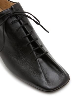 细节 - 点击放大 - LEMAIRE - 55 SOURIS 皮革德比高跟鞋