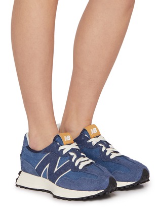 模特儿示范图 - 点击放大 - NEW BALANCE - 327 Denim Unisex Sneakers