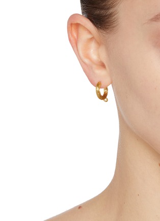 模特儿示范图 - 点击放大 - AURÉLIE BIDERMANN - 18K 镀金耳环