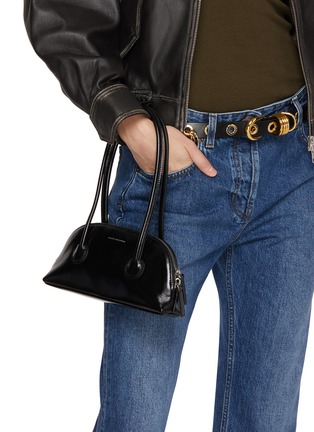 模特儿示范图 - 点击放大 - MARGESHERWOOD - Bessette Leather Shoulder Bag