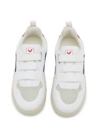 模特儿示范图 - 点击放大 - VEJA - V-10 Velcro Coated Cotton Kids Sneakers