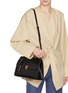 模特儿示范图 - 点击放大 - JOY GRYSON - Tribeca Satchel Leather Crossbody Bag